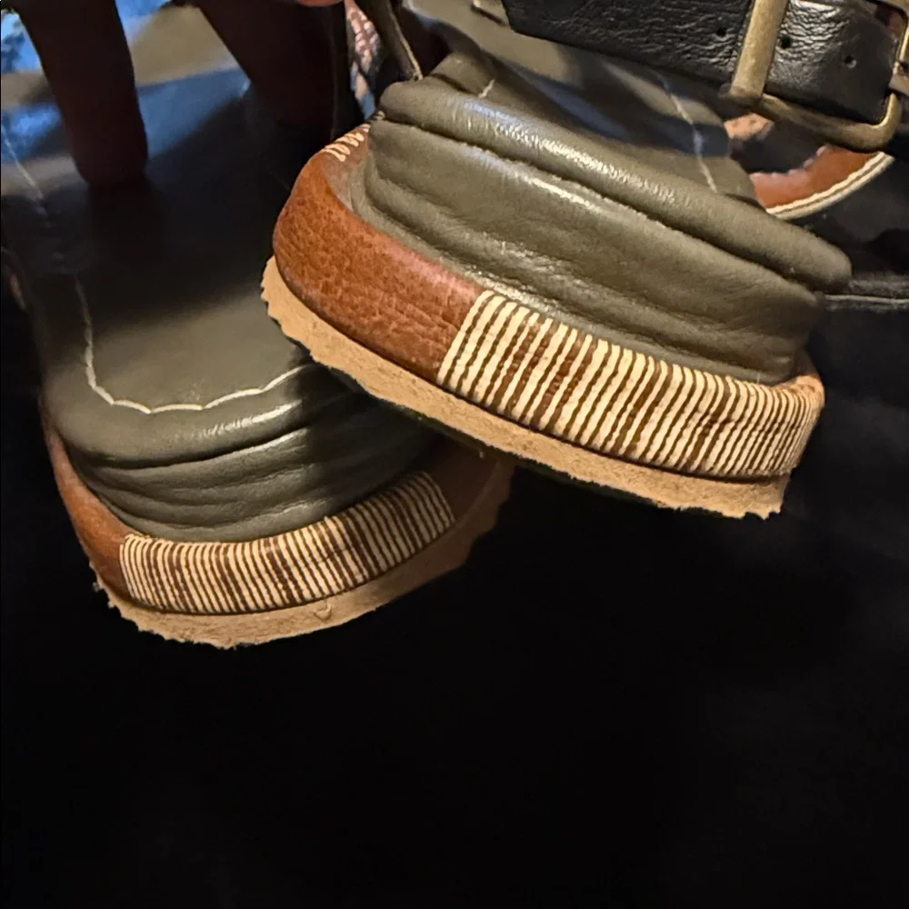 Sandals - Picture 6 of 7